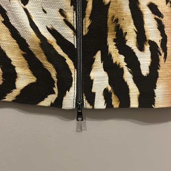 EUC Marc Cain N6 zebra coral high waist skirt w full length 2-way zipper back - Picture 6 of 8